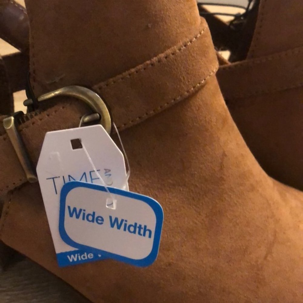 Time and Tru women's wide width ankle boots - Picture 2 of 6